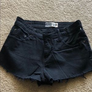 Levi Black Jean Shorts !